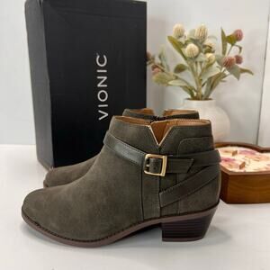 Vionic Farrah Suede Block Heel Side Zip Boot Dark Khaki Women 6.5 Wide NWB